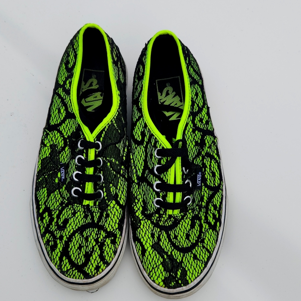 Vans for women in a size 7.5